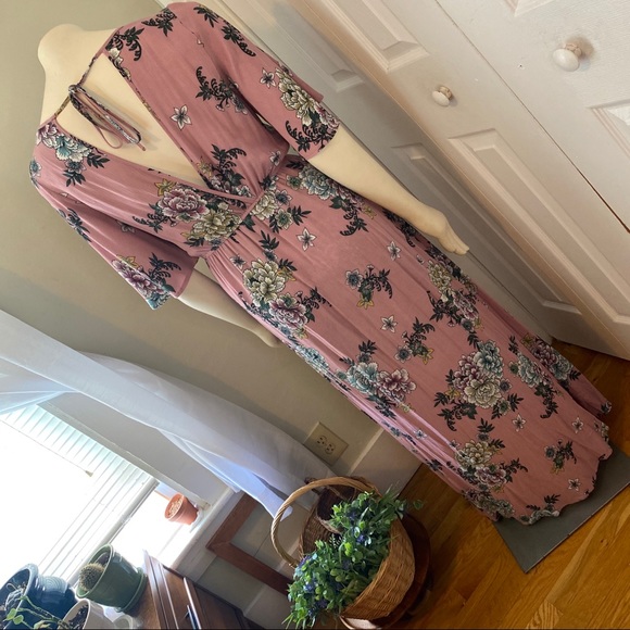 Band of Gypsies // Floral Romper & Train - Picture 11 of 13